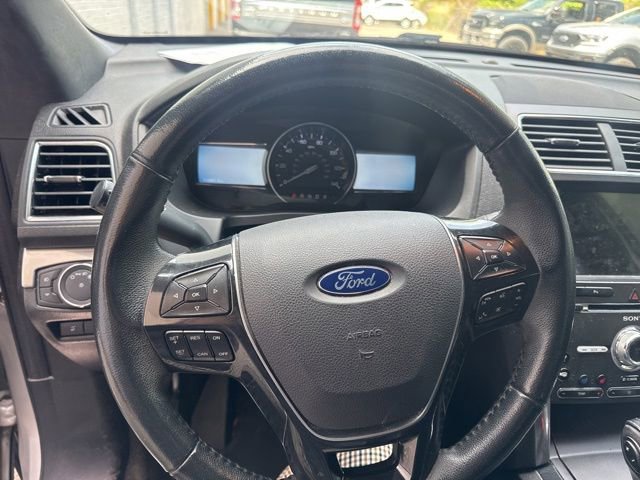 Certified 2018 Ford Explorer Limited FWD image 19