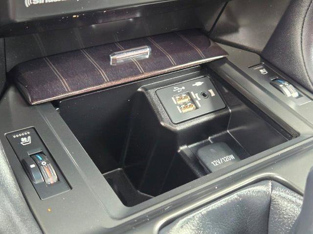 Used 2022 Lexus GX 460 Luxury w/ Sport Design Package AWD/4WD image 28