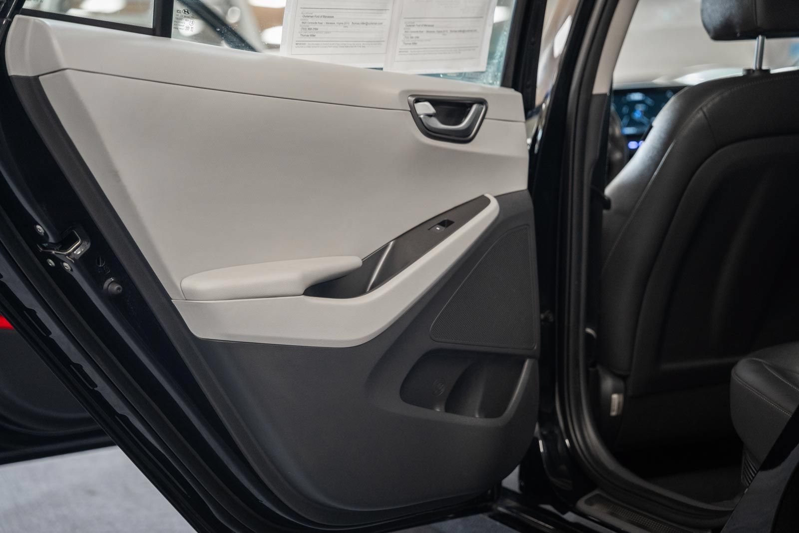 Used 2020 Hyundai Ioniq Limited FWD image 40