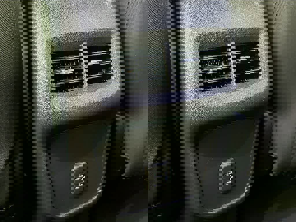 Used 2024 Chevrolet Equinox LS w/ Driver Confidence II Package image 13