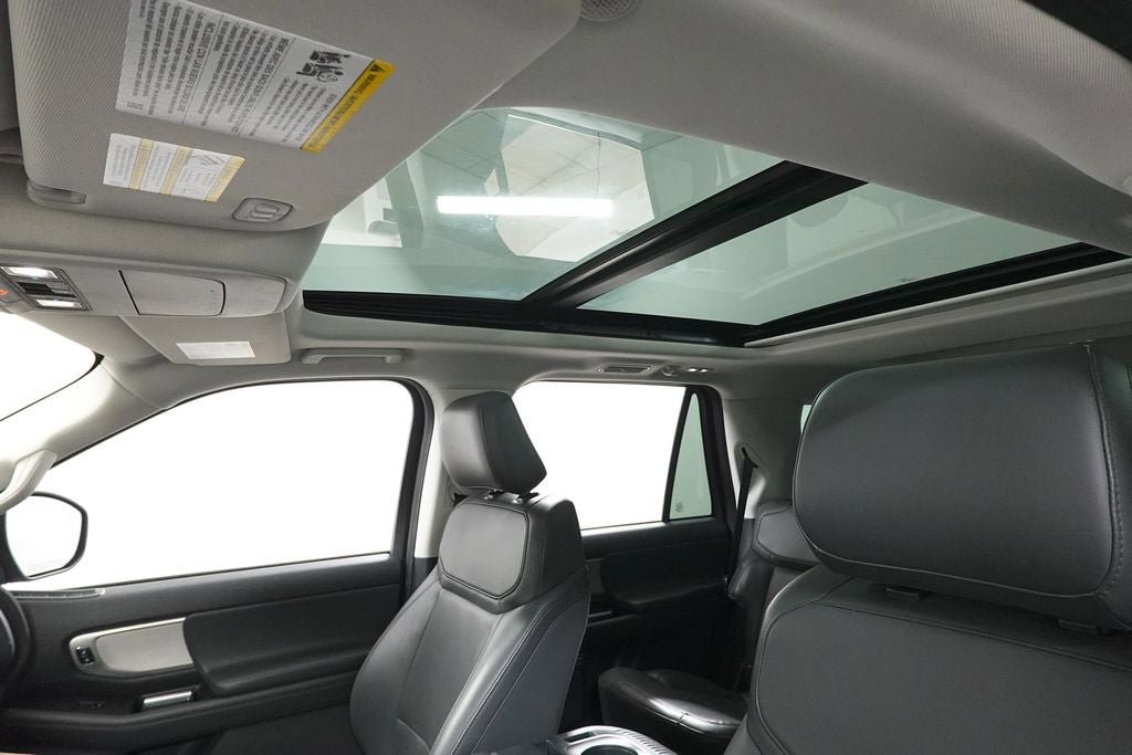 Certified 2025 Ford Expedition Active AWD/4WD image 26