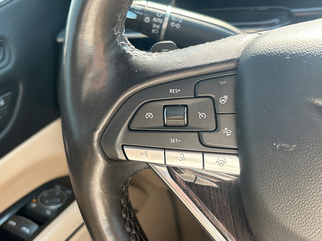 Used 2023 Cadillac Escalade Premium Luxury w/ Performance Package AWD/4WD image 32