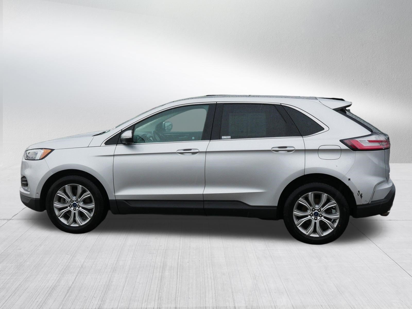 Certified 2019 Ford Edge Titanium w/ Equipment Group 301A AWD/4WD image 4