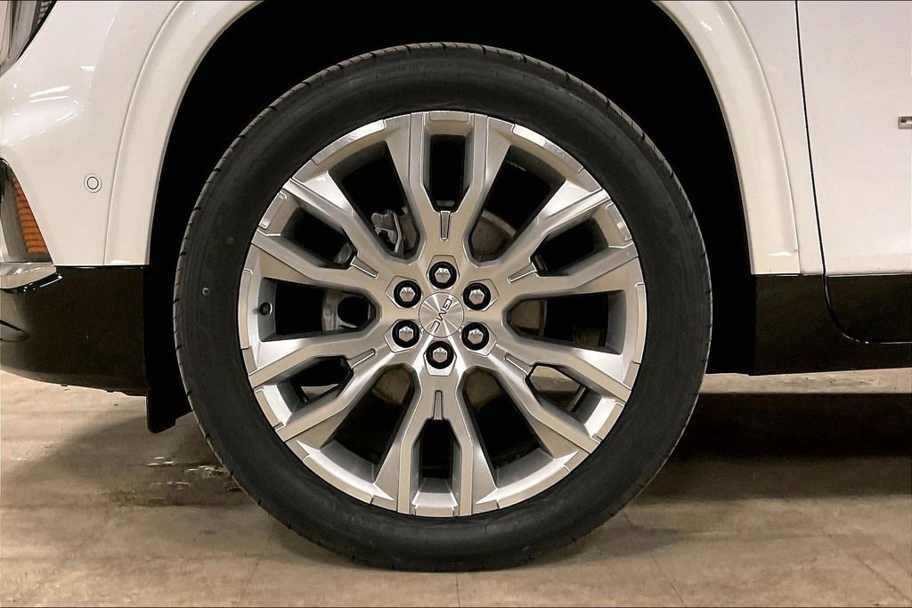 Used 2024 GMC Acadia Denali w/ Super Cruise Package image 11