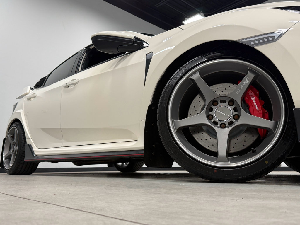 Used 2017 Honda Civic Type R image 2