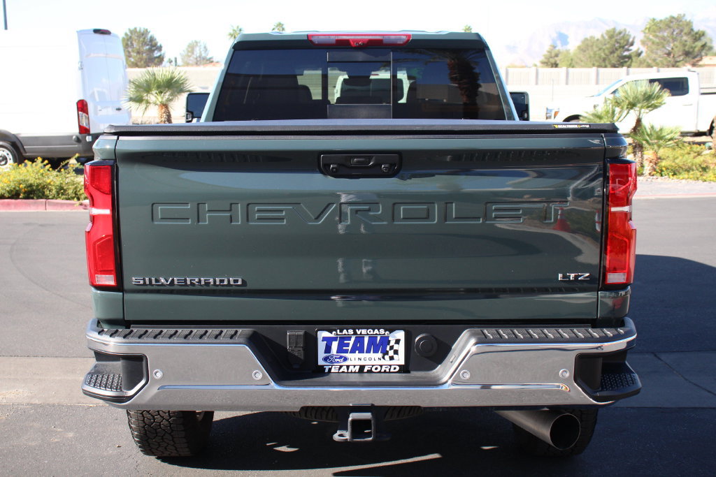 Used 2025 Chevrolet Silverado 2500 LTZ w/ LTZ Premium Package AWD/4WD image 6