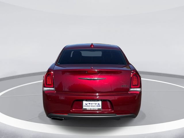 Used 2022 Chrysler 300 Touring w/ Sport Appearance Package RWD image 6