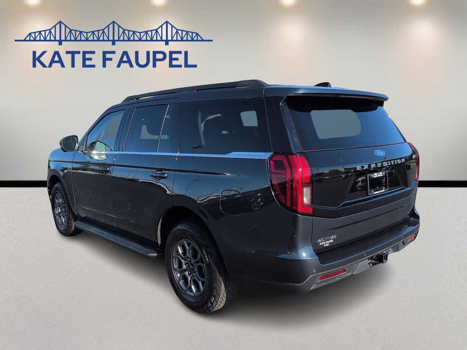 Certified 2026 Ford Expedition Active AWD/4WD image 5
