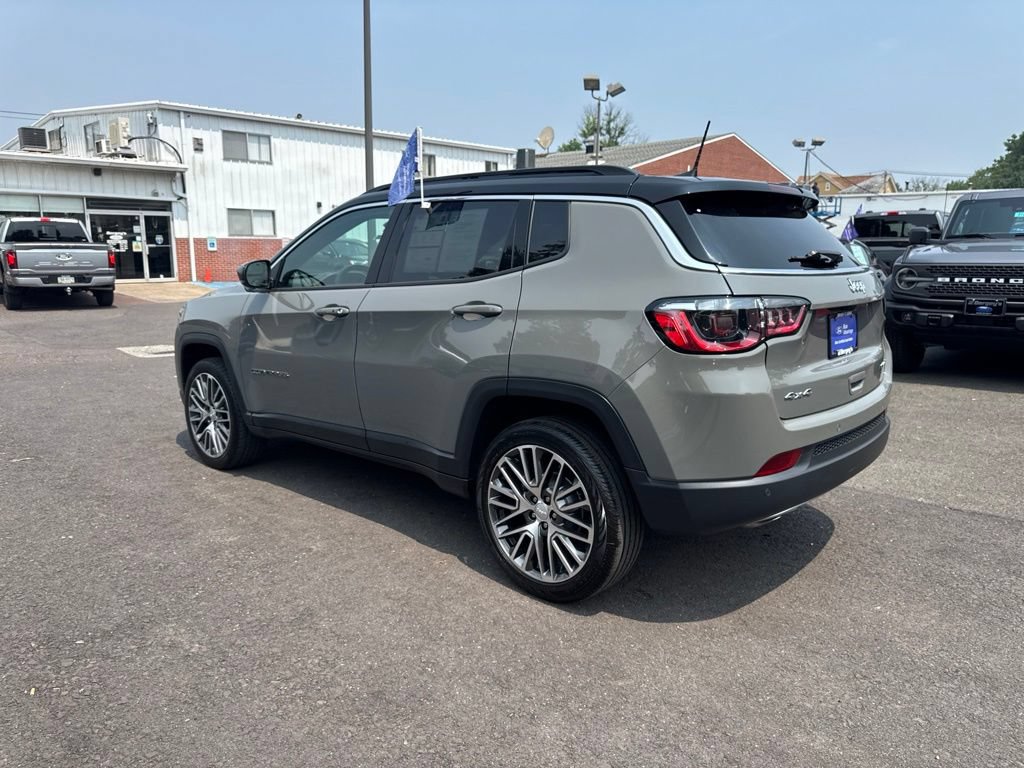 Used 2023 Jeep Compass Limited w/ Elite Group AWD/4WD image 7