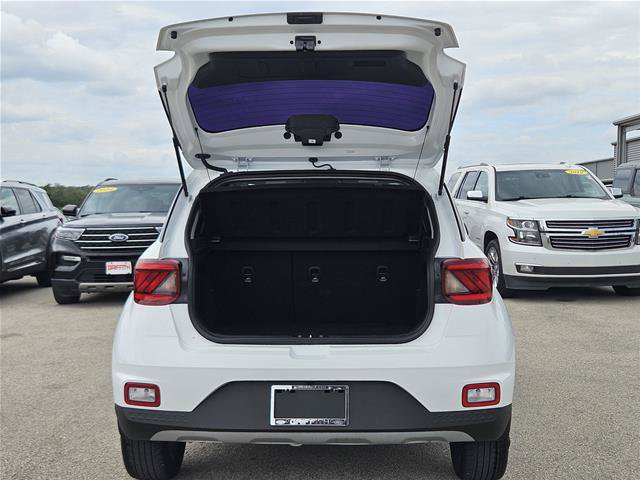 Used 2025 Hyundai Venue SEL FWD image 10