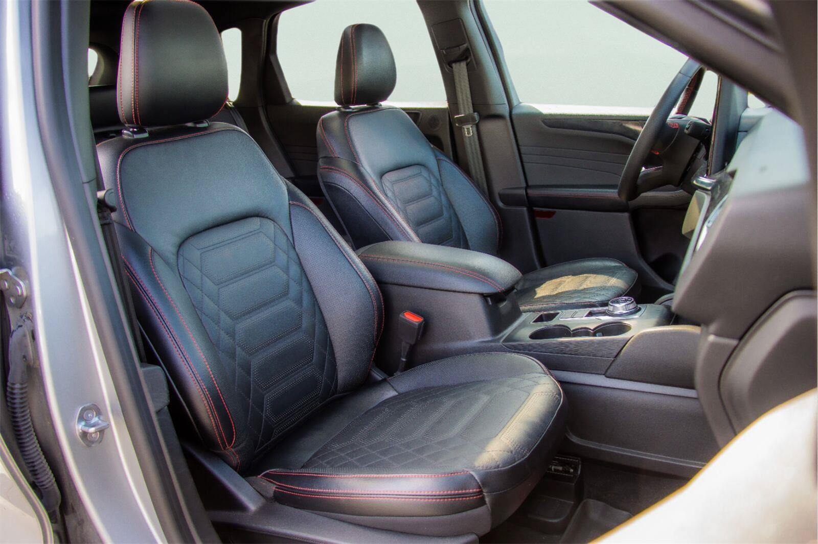 Certified 2024 Ford Escape ST-Line Elite w/ Premium Technology Package AWD/4WD image 8