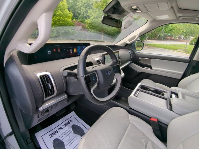 Certified 2025 Ford Expedition Platinum w/ Driver's Package AWD/4WD image 17