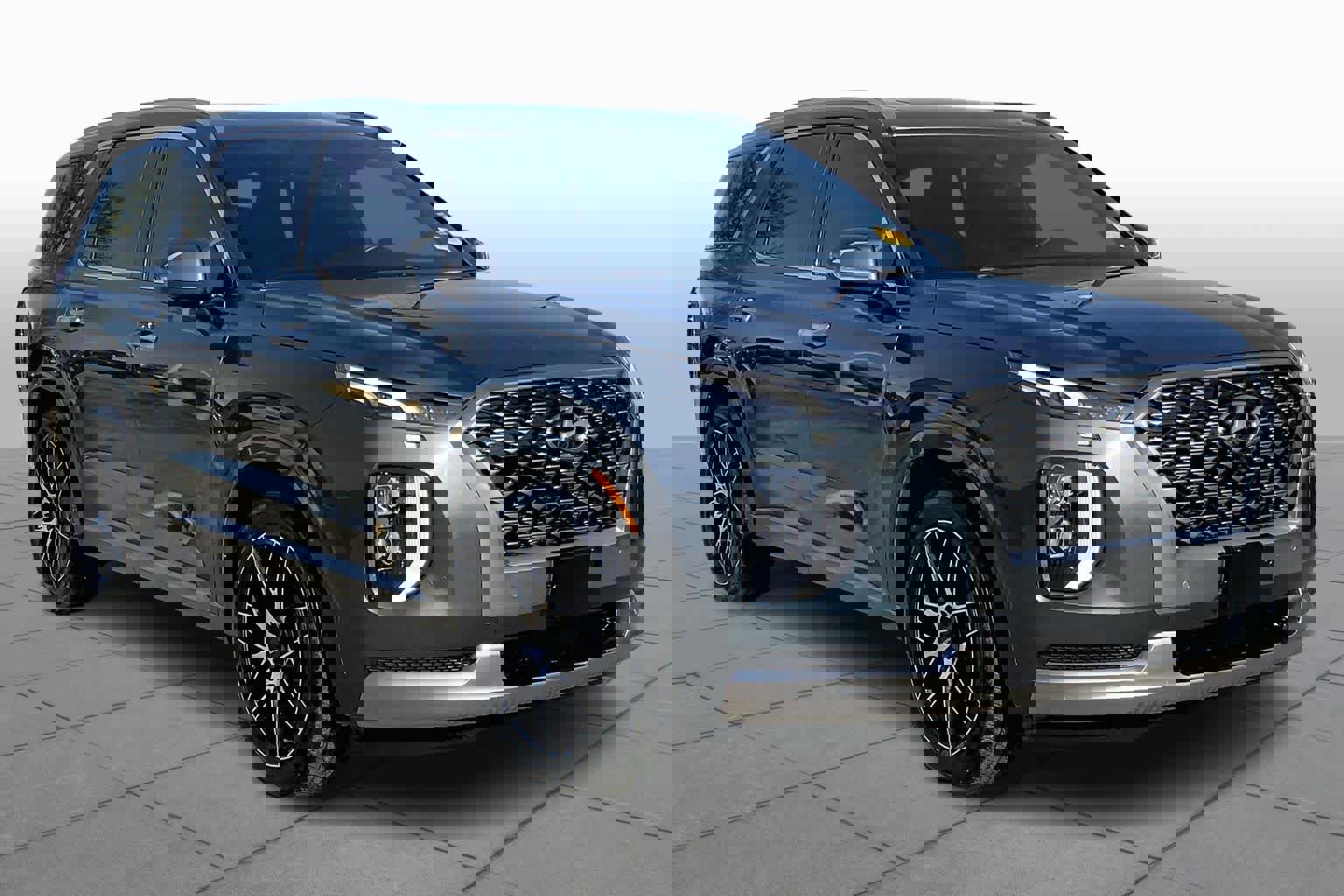 Used 2022 Hyundai Palisade Calligraphy image 3