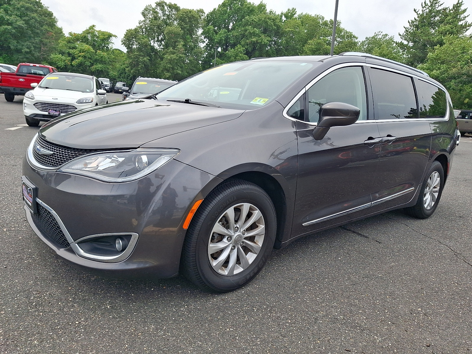 Used 2019 Chrysler Pacifica Touring-L FWD image 5