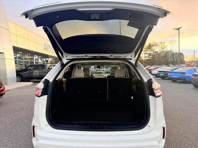 Certified 2022 Ford Edge Titanium w/ Equipment Group 301A image 13