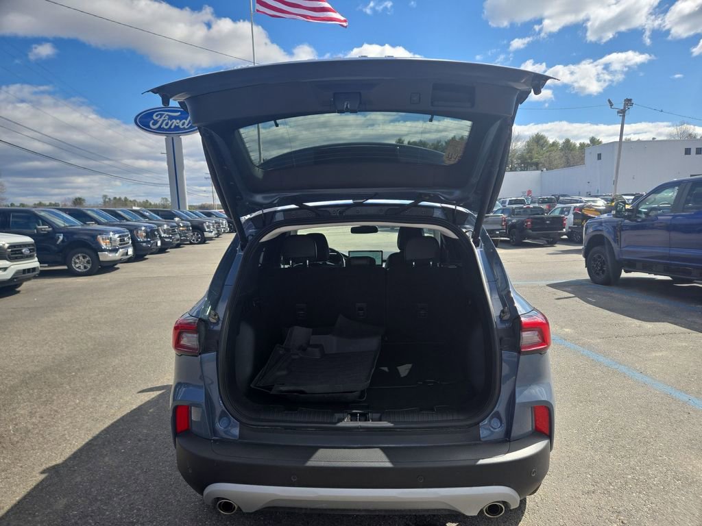 Certified 2025 Ford Escape Platinum AWD/4WD image 3