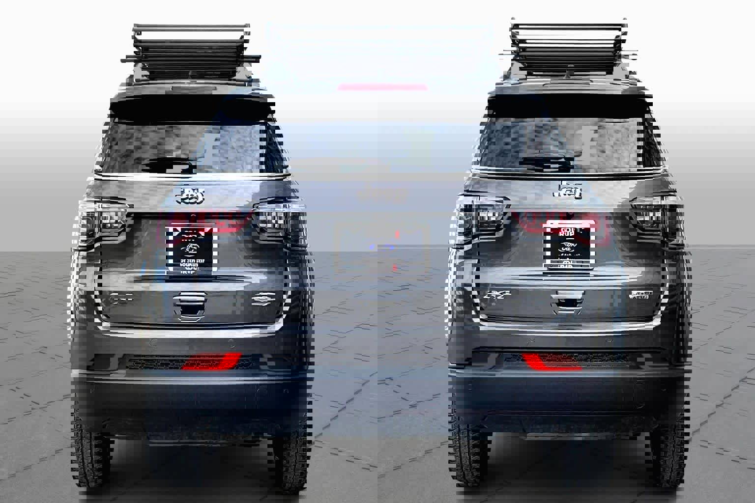 Used 2018 Jeep Compass Latitude w/ Popular Equipment Group image 2