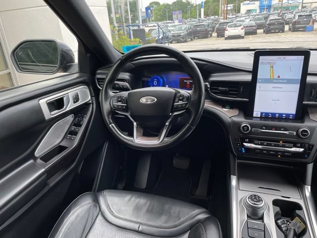 Certified 2020 Ford Explorer Platinum w/ Premium Technology Package AWD/4WD image 12
