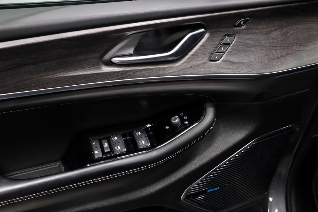 Used 2021 Jeep Grand Cherokee L Overland w/ Luxury Tech Group IV image 25