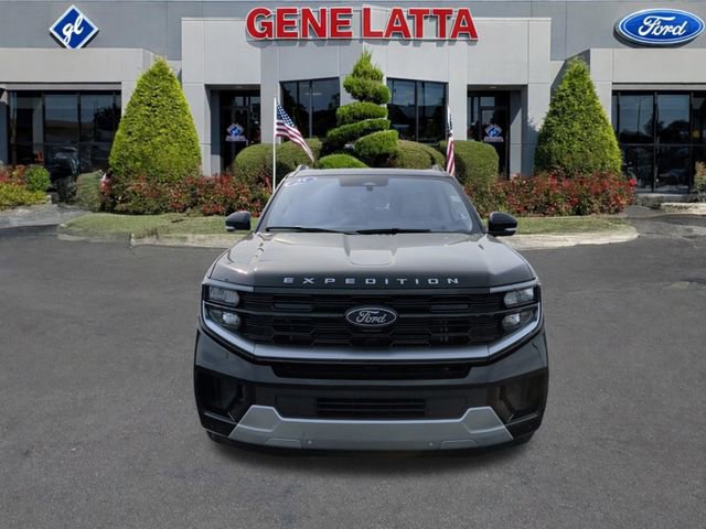 Certified 2025 Ford Expedition Platinum w/ Driver's Package AWD/4WD image 8