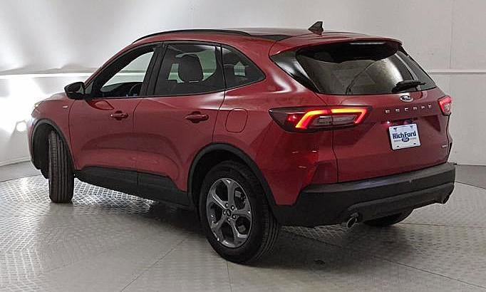 Certified 2025 Ford Escape ST-Line image 3