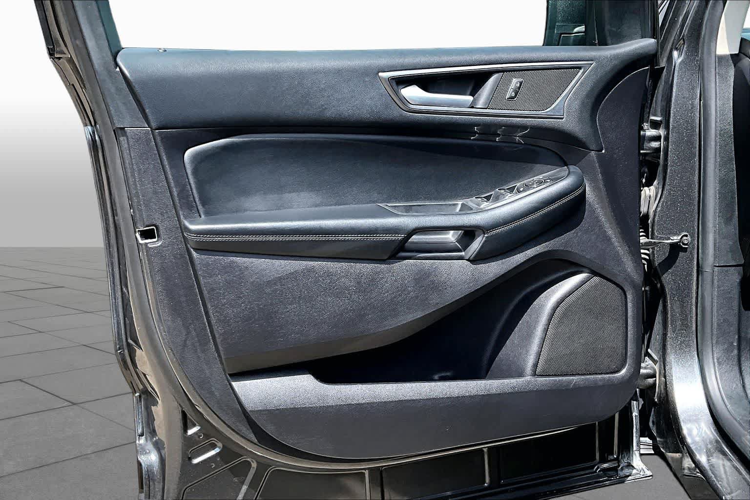 Certified 2020 Ford Edge SE FWD image 22