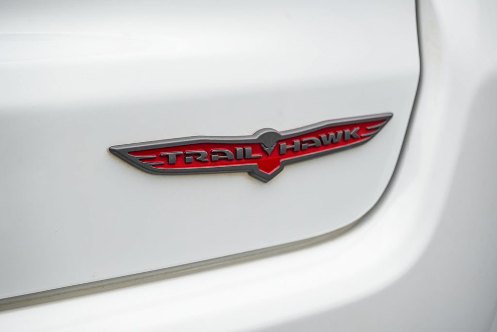 Used 2025 Jeep Compass Trailhawk AWD/4WD image 14
