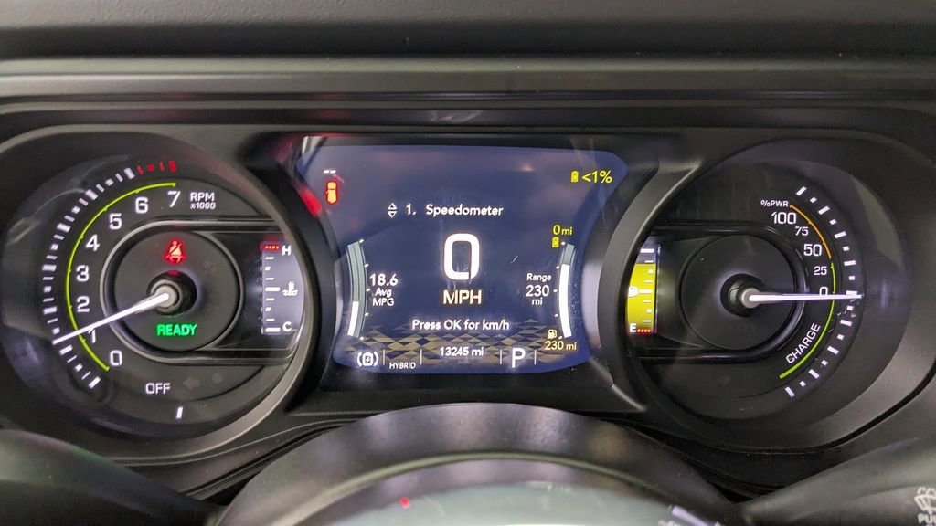 Used 2025 Jeep Wrangler Unlimited Sahara AWD/4WD image 22