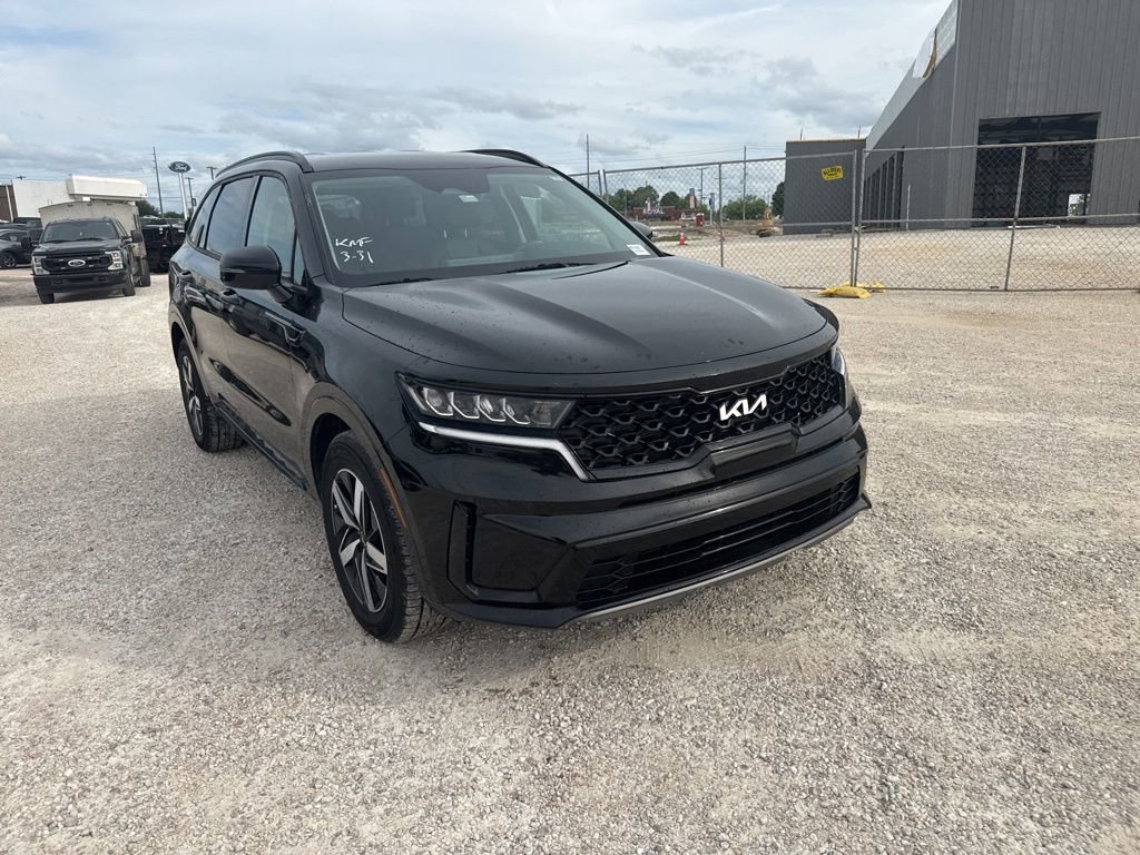 Used 2022 Kia Sorento S FWD image 2