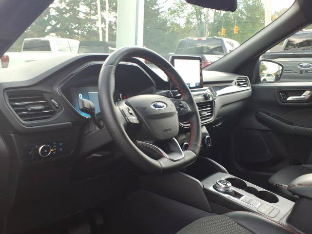 Certified 2025 Ford Escape ST-Line Select AWD/4WD image 21