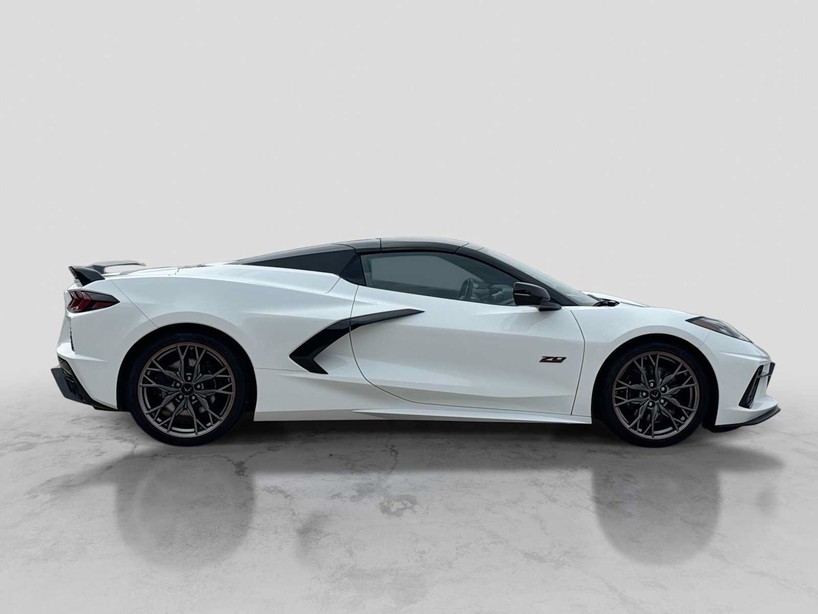 Used 2023 Chevrolet Corvette Stingray Preferred Conv w/ Z51 Performance Package RWD image 7