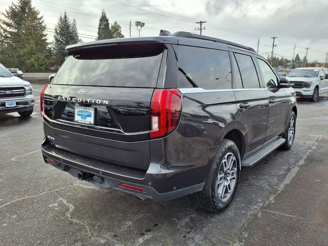 Certified 2025 Ford Expedition Active AWD/4WD image 5
