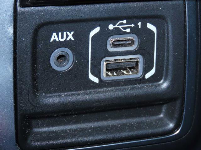 Used 2019 Jeep Wrangler Unlimited Sahara w/ Quick Order Package 24M Moab image 33