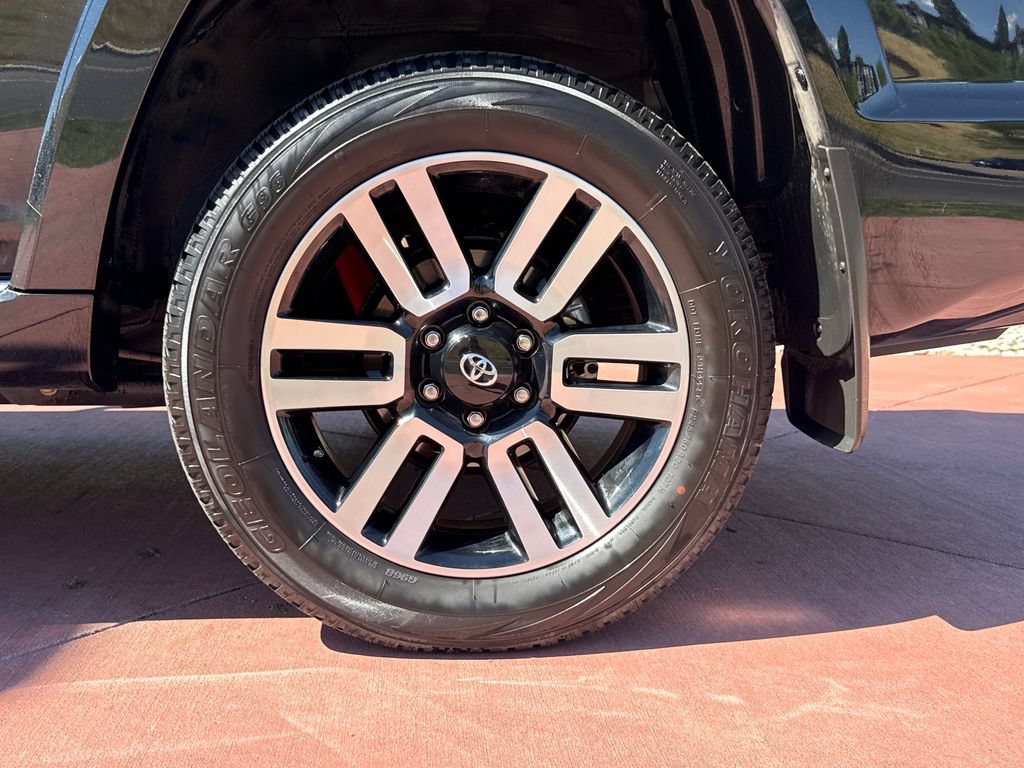 Used 2024 Toyota 4Runner Limited AWD/4WD image 34