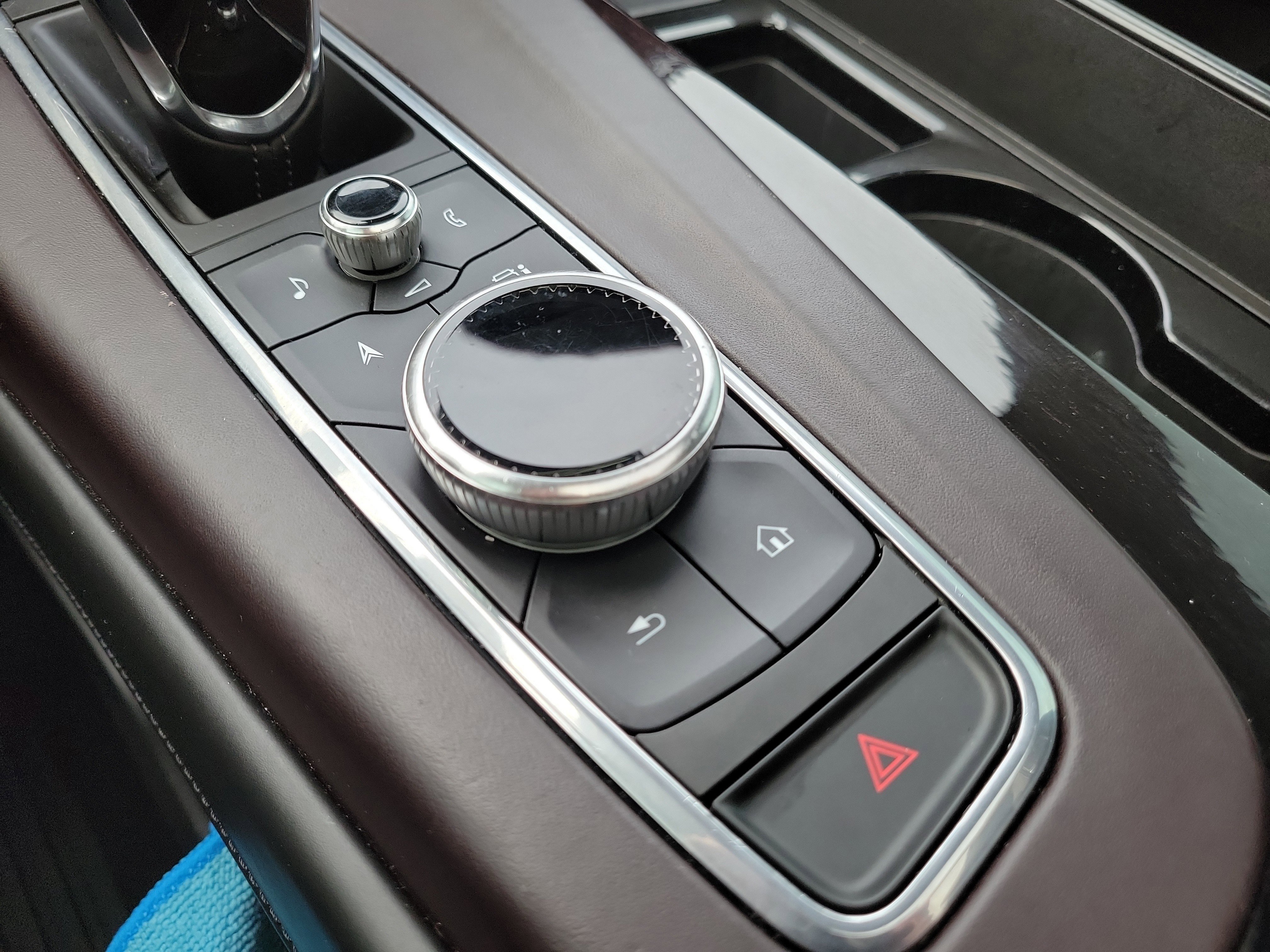 Used 2021 Cadillac Escalade ESV Sport Platinum image 35