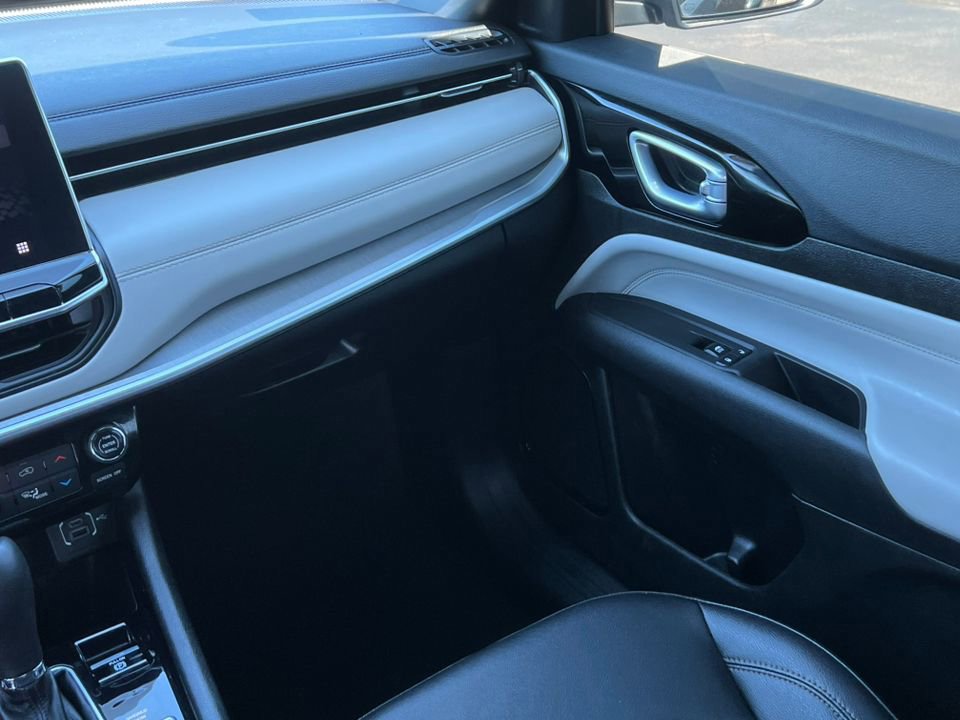 Used 2024 Jeep Compass Limited AWD/4WD image 31