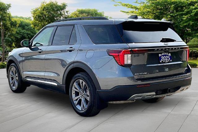 Certified 2025 Ford Explorer Active w/ Active Comfort Package AWD/4WD image 2