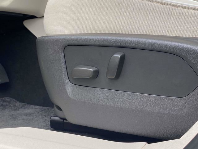 Used 2023 Buick Envision Avenir image 19