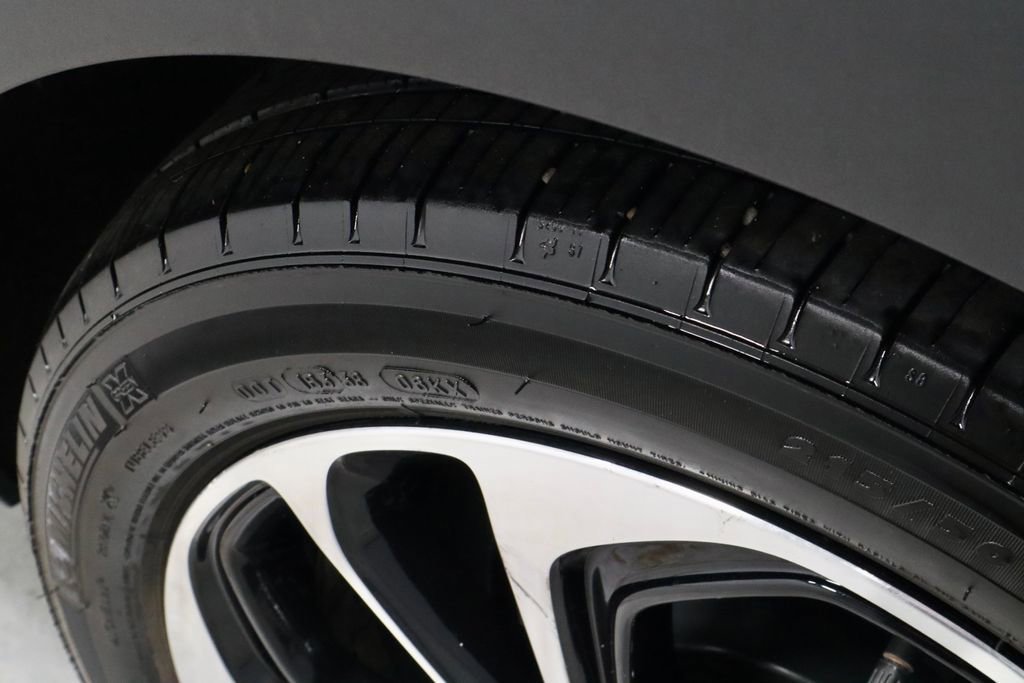 Used 2023 Chevrolet Bolt EUV Premier image 19