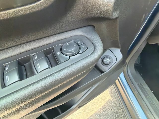 Used 2024 GMC Terrain SLT AWD/4WD image 15