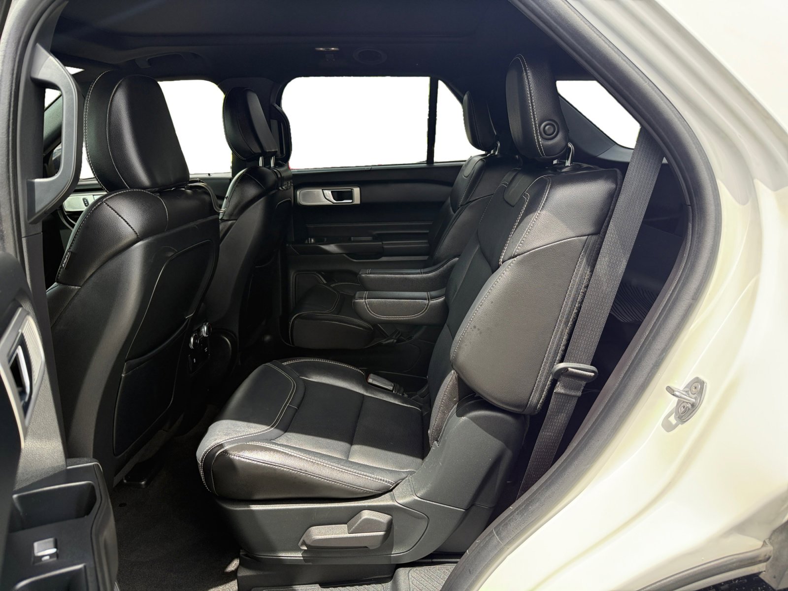 Certified 2020 Ford Explorer ST w/ Premium Technology Package AWD/4WD image 16