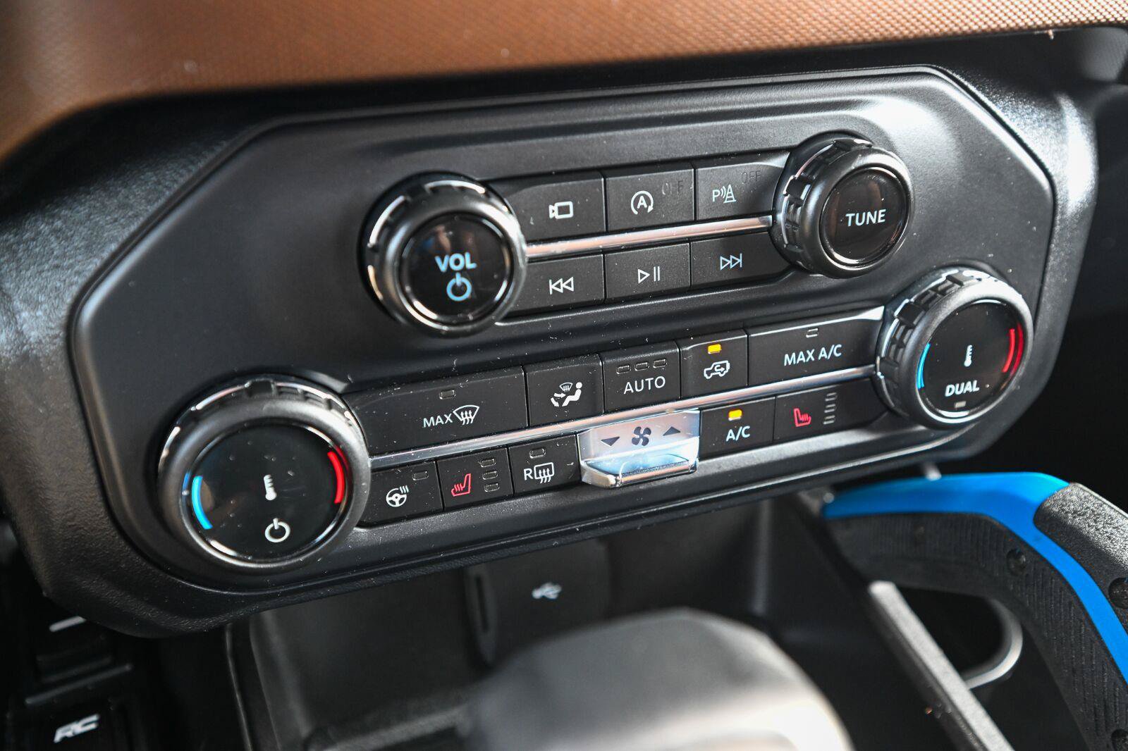 Certified 2022 Ford Bronco Outer Banks AWD/4WD image 30