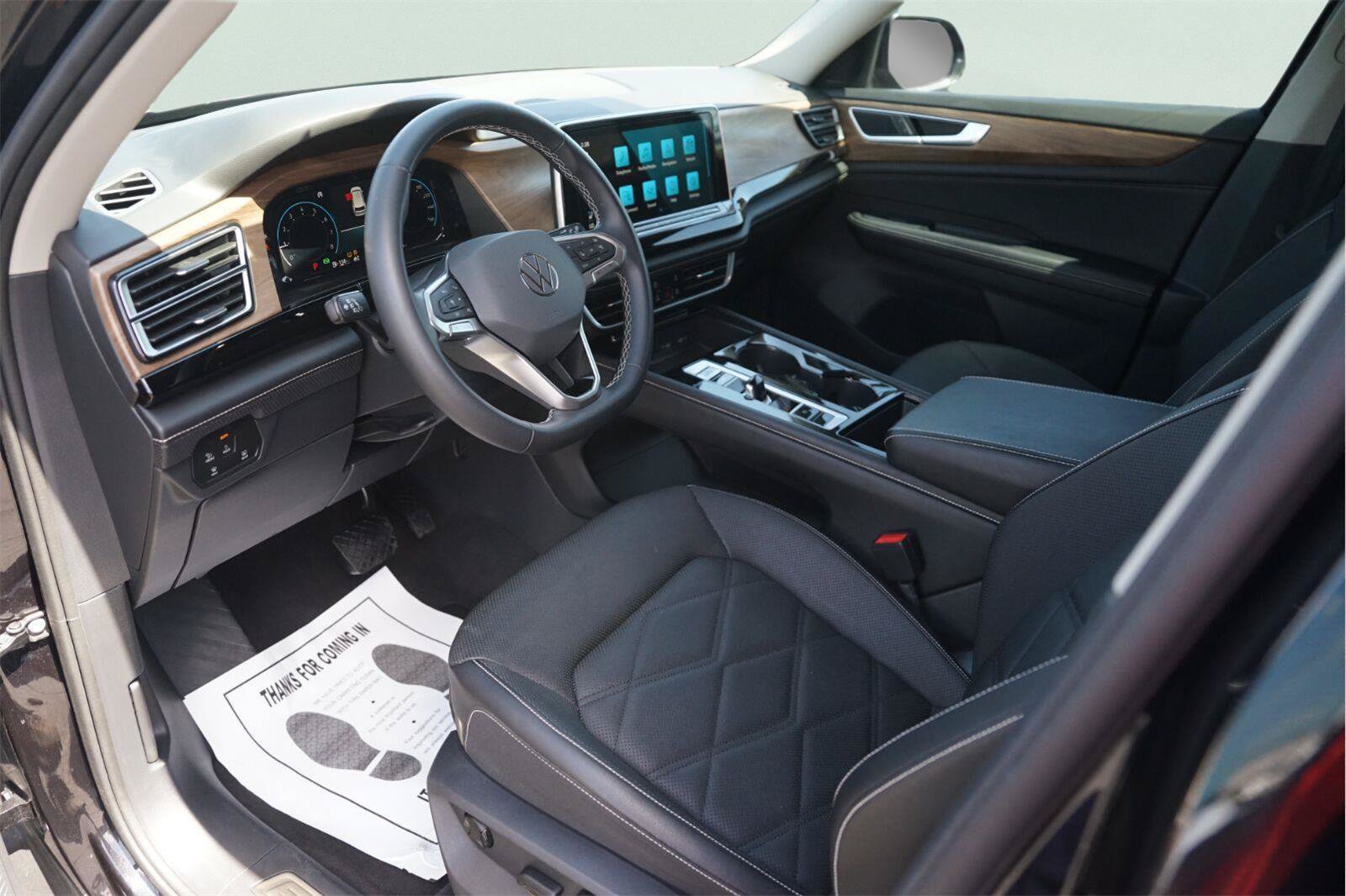 Used 2024 Volkswagen Atlas SE FWD image 8