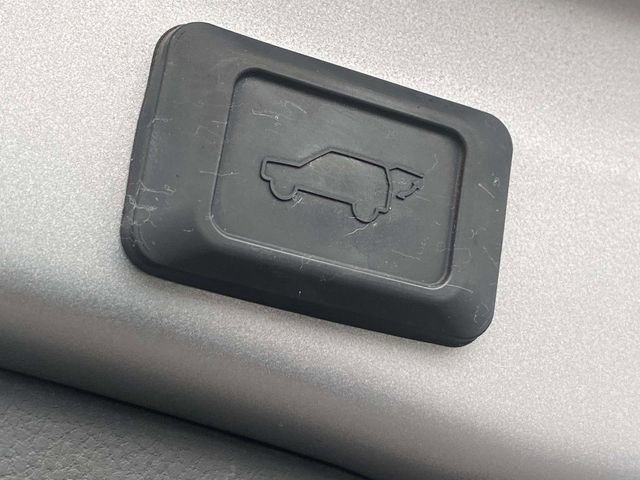 Used 2022 Toyota RAV4 XLE Premium image 13