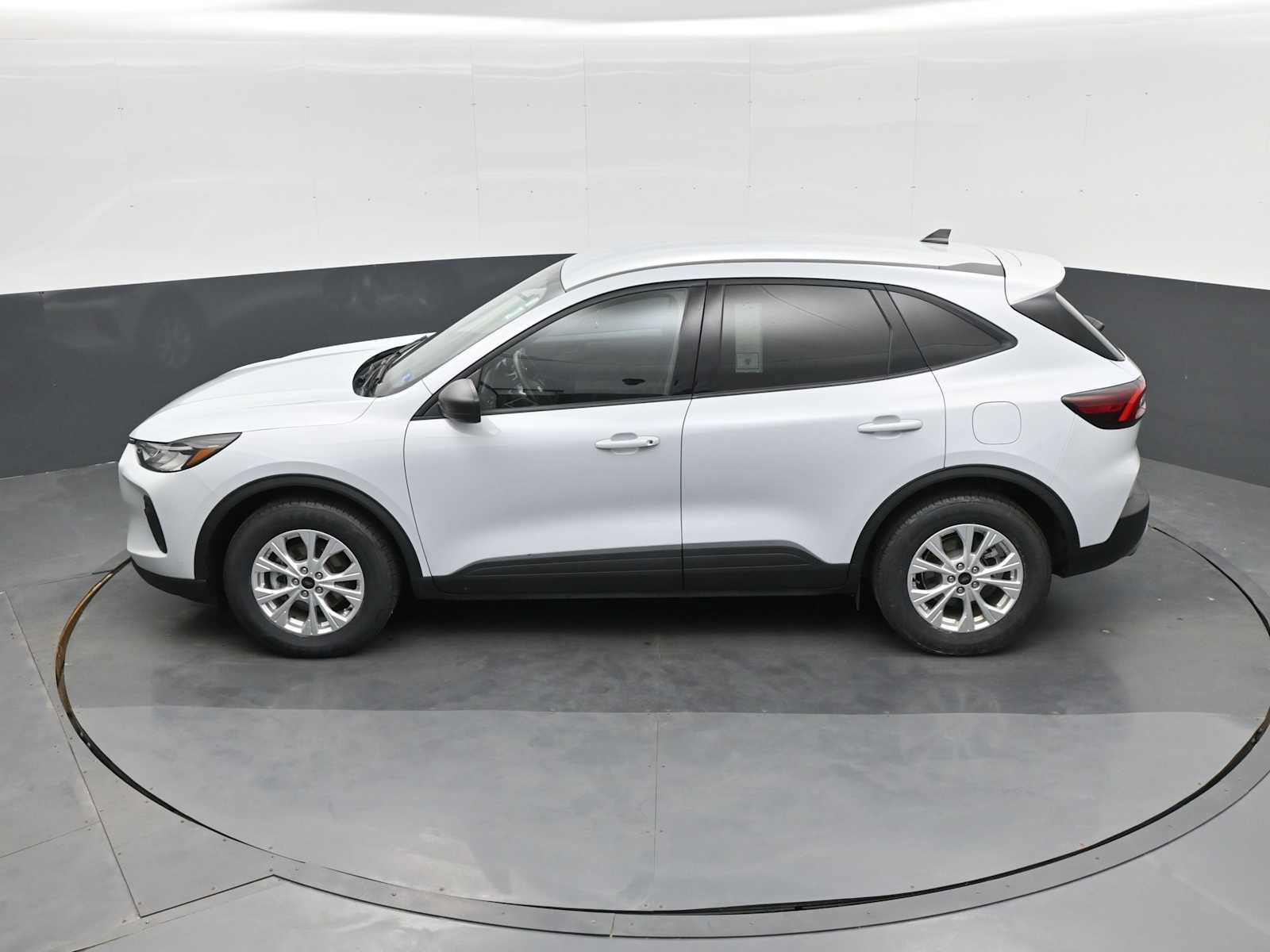 Certified 2025 Ford Escape Active w/ Cold Weather Package FWD image 15