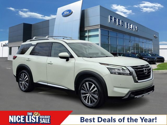 Used 2022 Nissan Pathfinder Platinum w/ Cargo Package image 1
