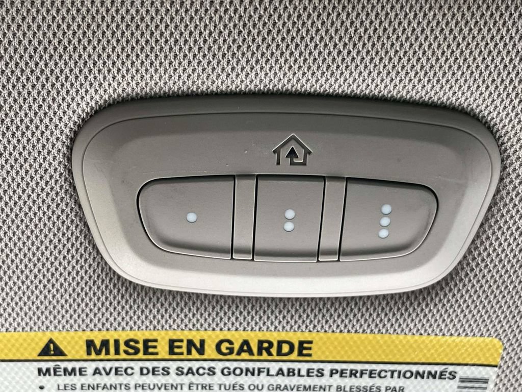 Used 2022 Chrysler Pacifica Limited FWD image 30