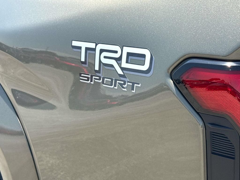 Used 2024 Toyota Tacoma TRD Sport AWD/4WD image 7