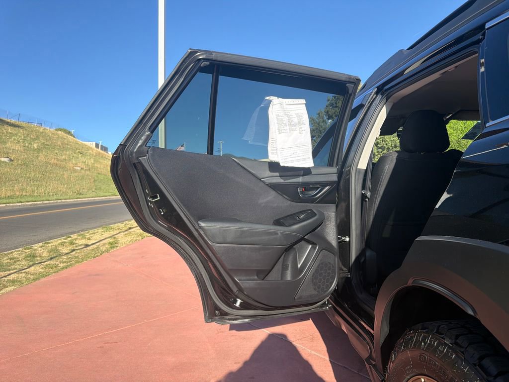 Used 2025 Subaru Outback Premium w/ Popular Package #1A AWD/4WD image 19