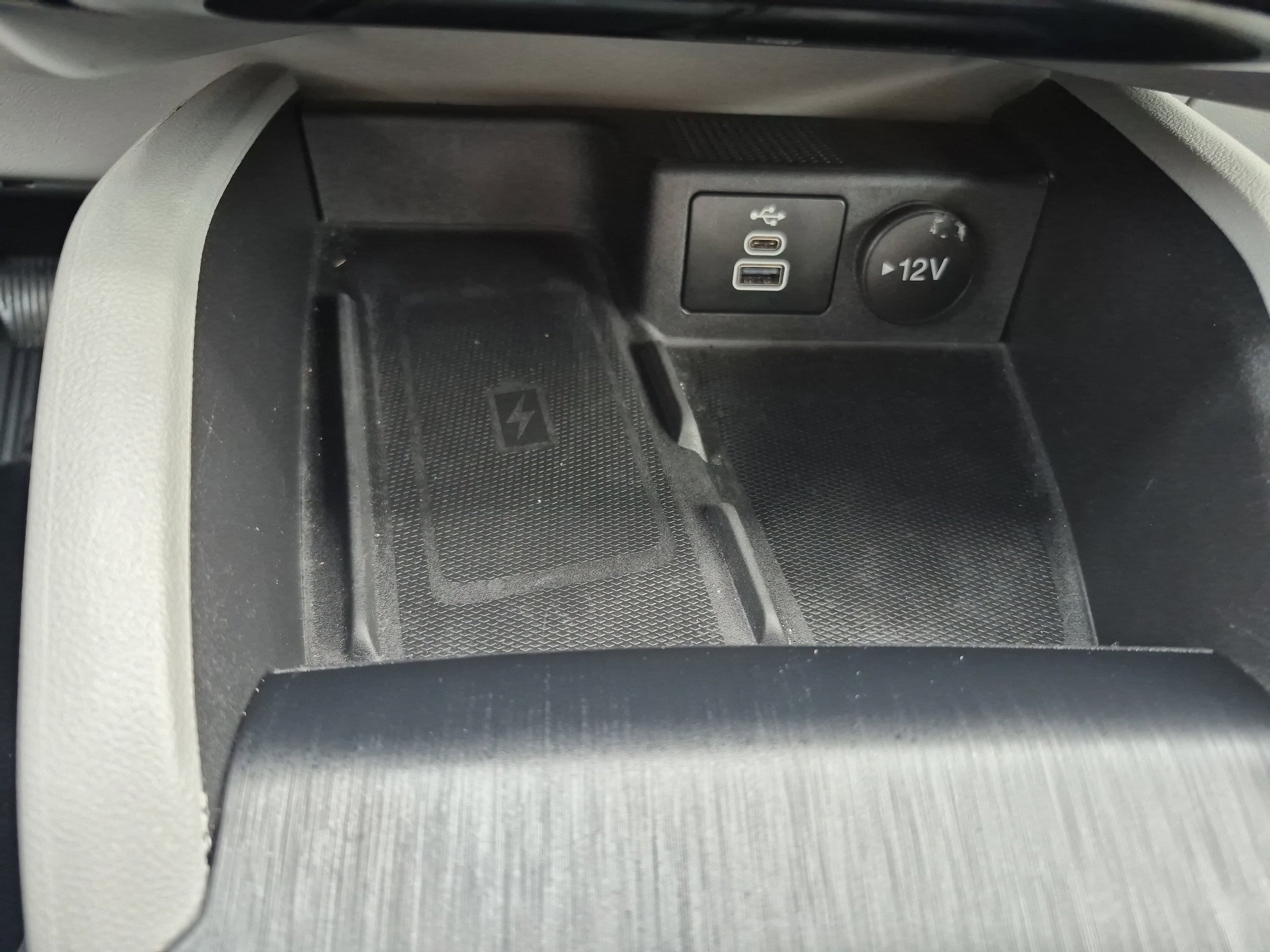 Certified 2025 Ford Escape PHEV w/ PHEV Premium Package image 29